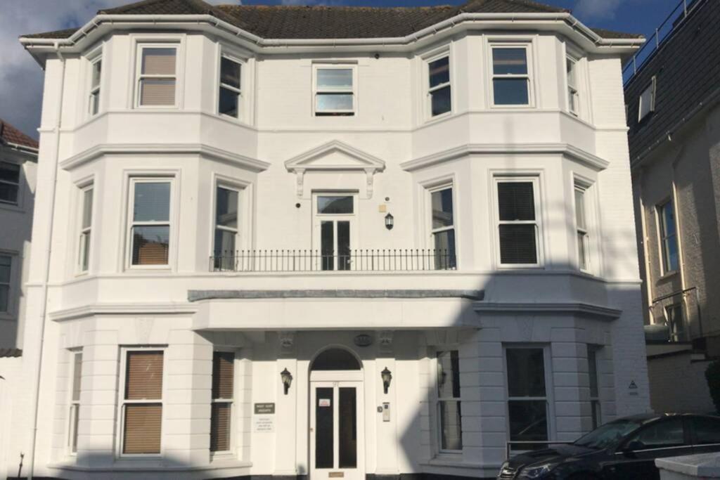 Luxury 2 Beds By The Sea *